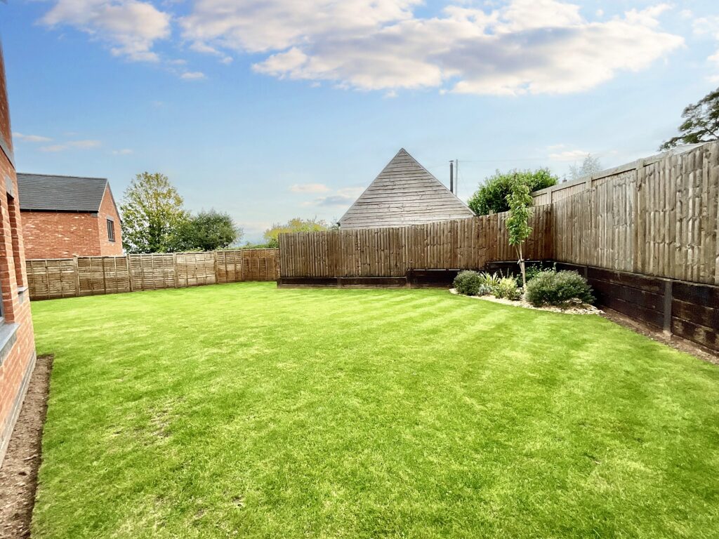 14 Meadowside View, Alton, Stoke-on-Trent, ST10 4FL
