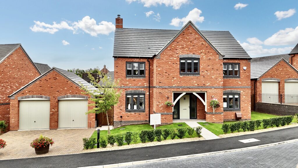 14 Meadowside View, Alton, Stoke-on-Trent, ST10 4FL