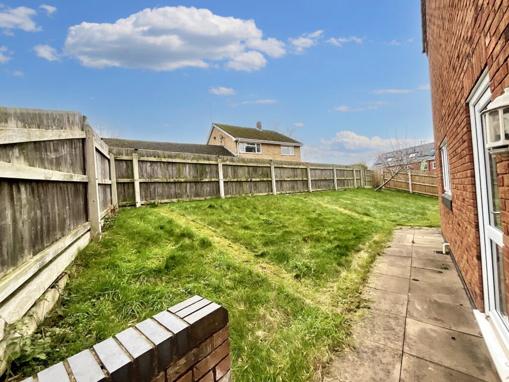 Elm Close, Great Haywood, ST18