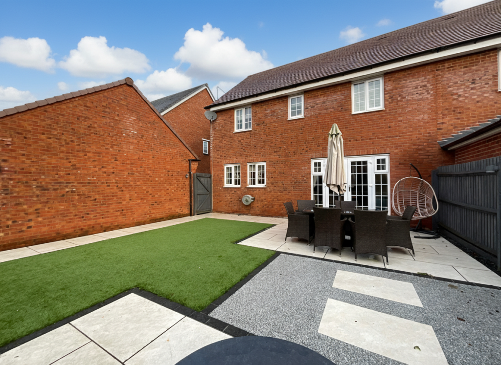Cornucopia Grove, Barlaston, ST12