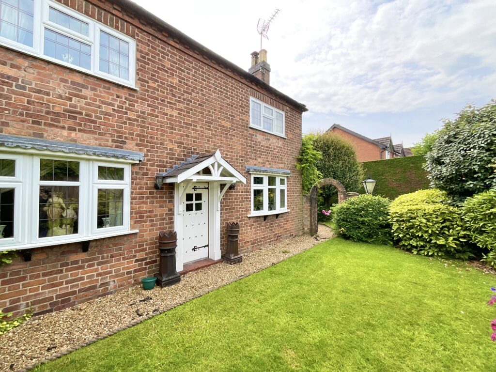 Huntersfield, Shavington, CW2
