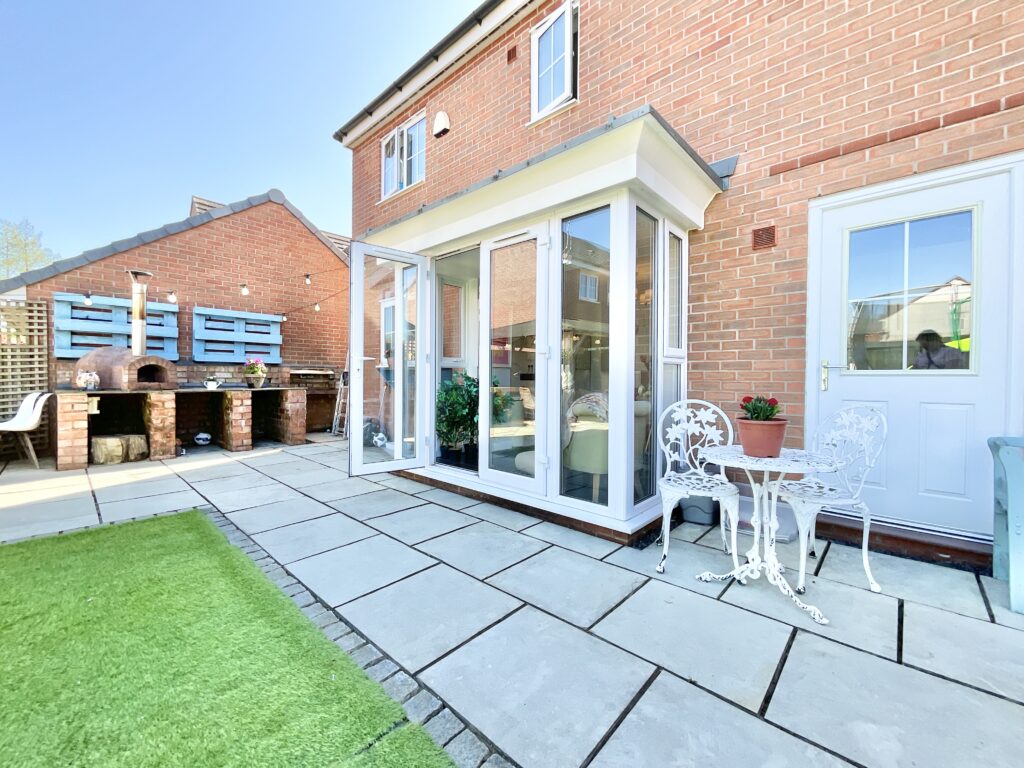 Yarnfield Parkway, Yarnfield, ST15