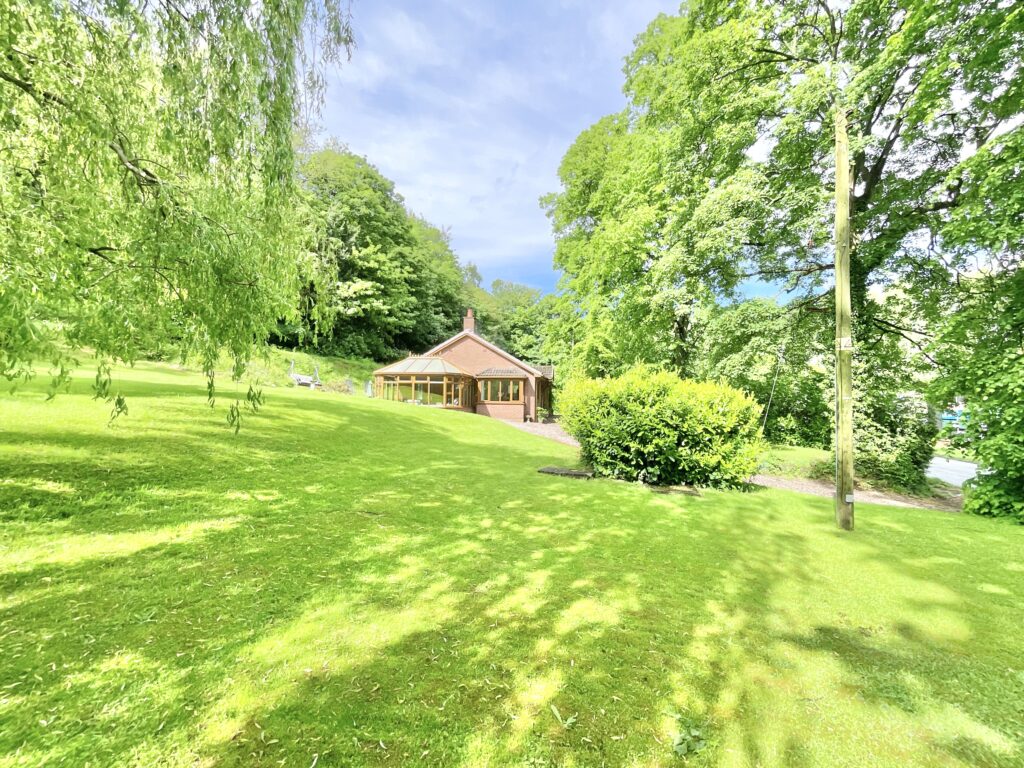 Meaford, Stone, ST15