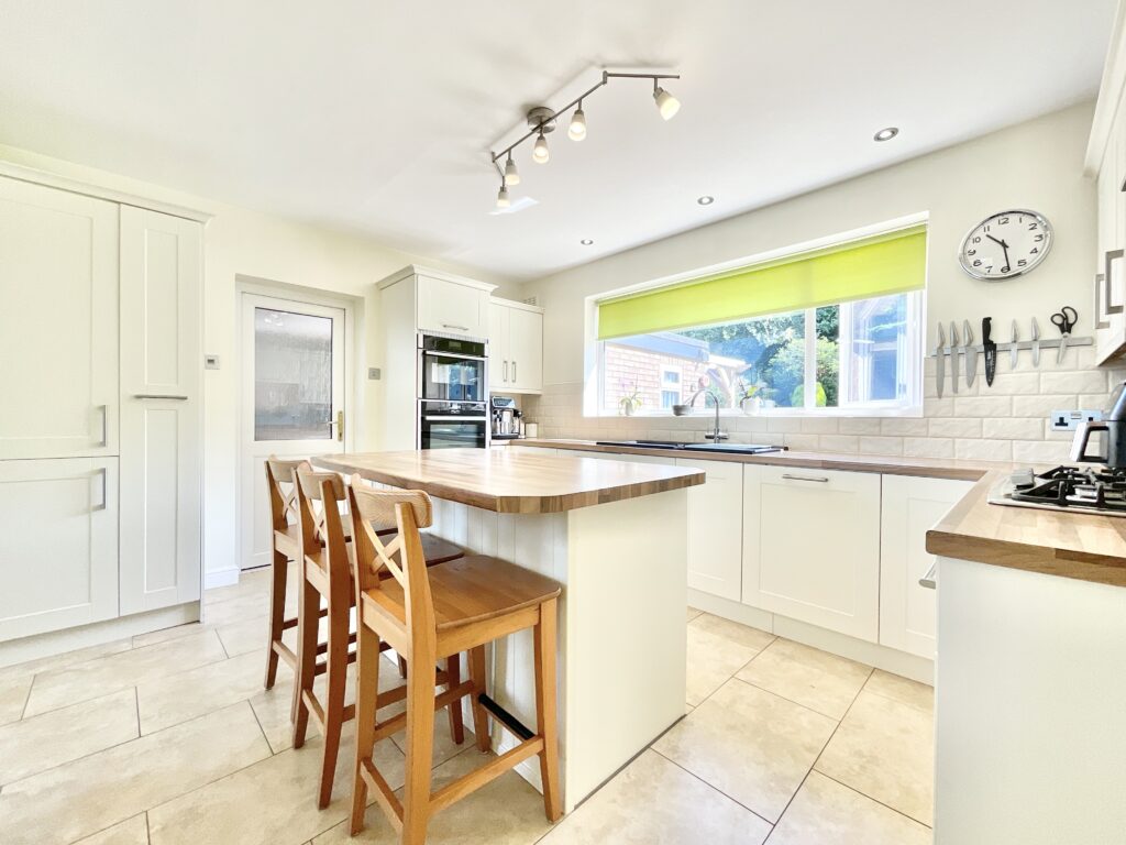 Whitgreave Lane, Whitgreave, ST18