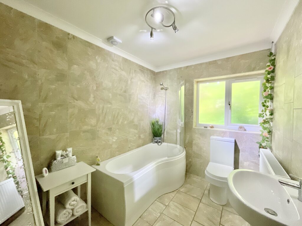 Meaford, Stone, ST15