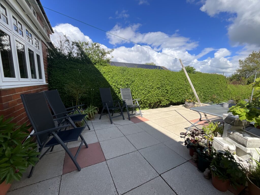 New Close Avenue, Forsbrook, ST11