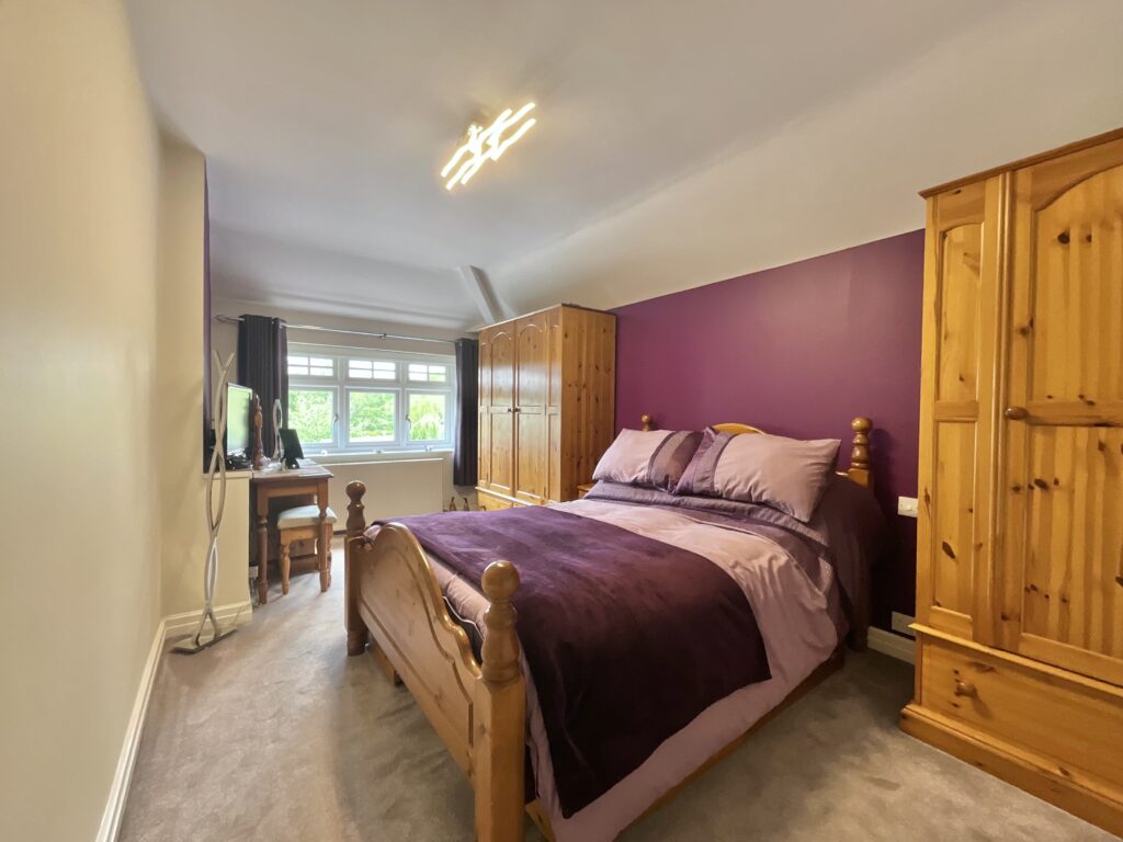 New Close Avenue, Forsbrook, ST11