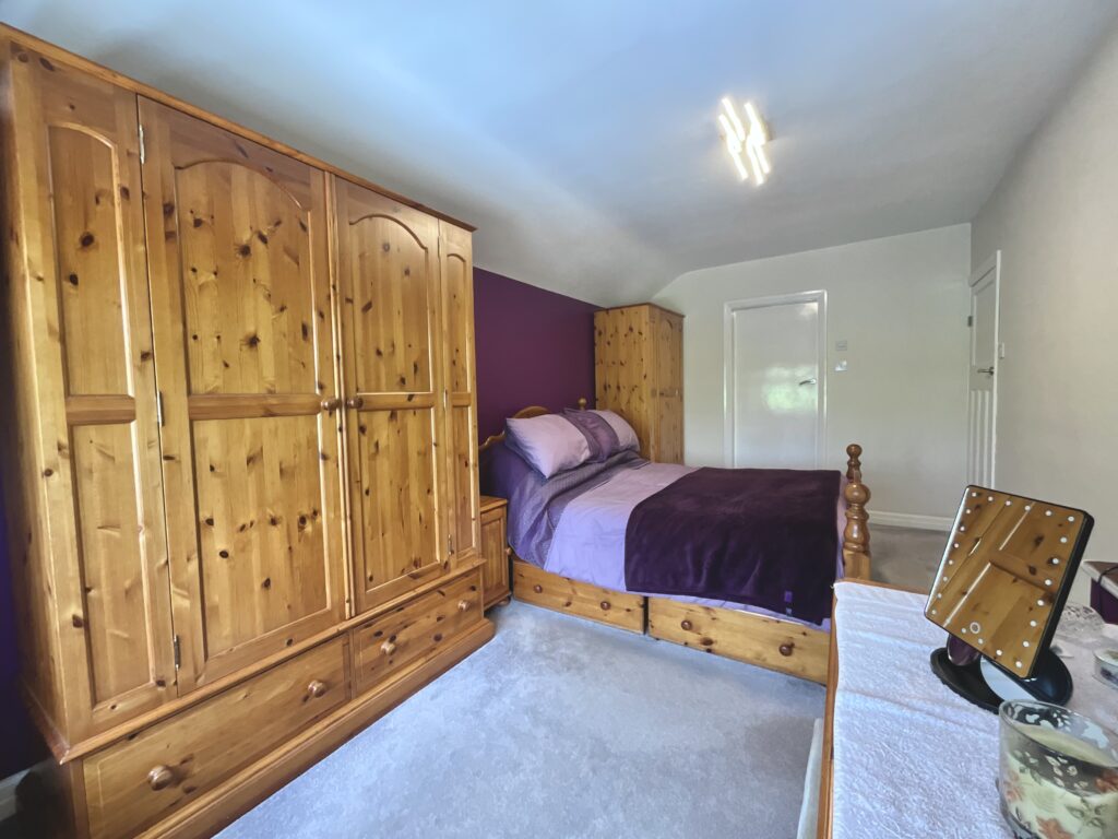 New Close Avenue, Forsbrook, ST11