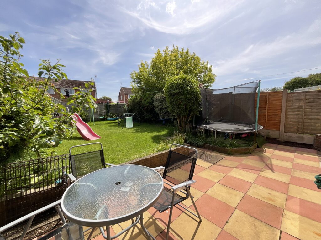 Newlands Close, Stone, ST15