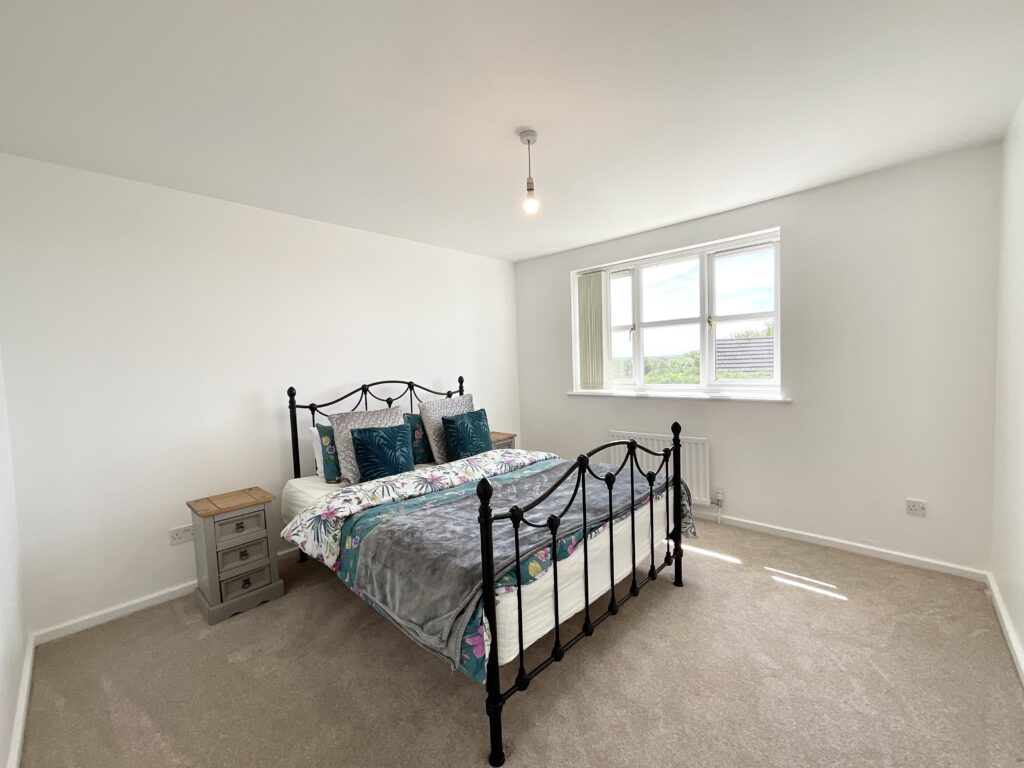 Mercer Avenue, Stone, ST15
