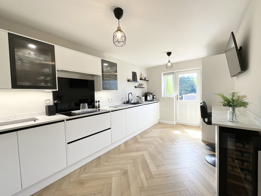 Mercer Avenue, Stone, ST15