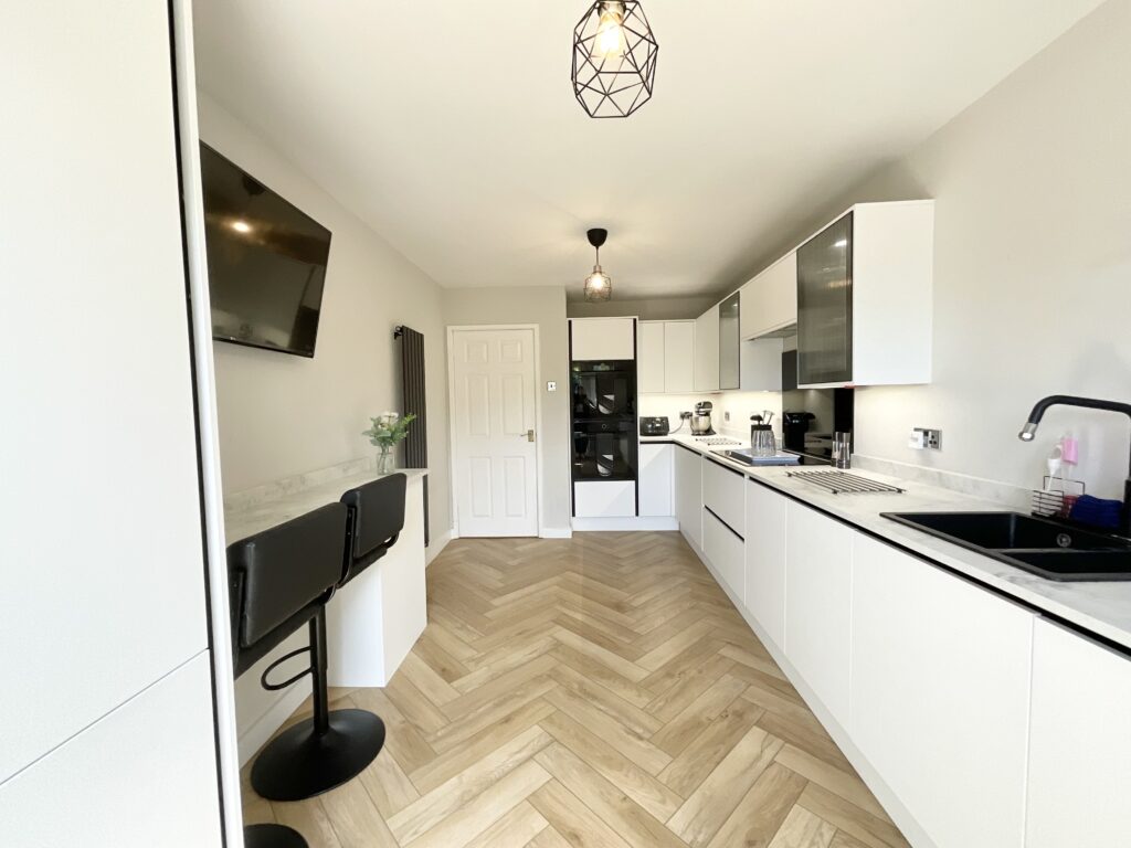 Mercer Avenue, Stone, ST15