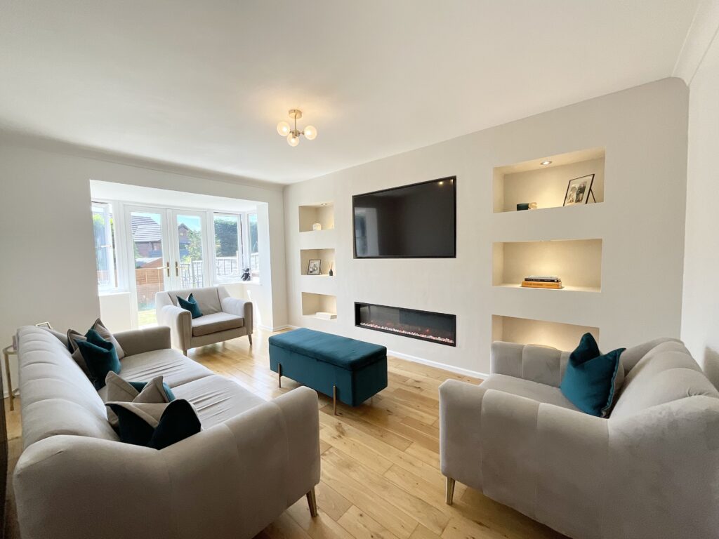 Mercer Avenue, Stone, ST15
