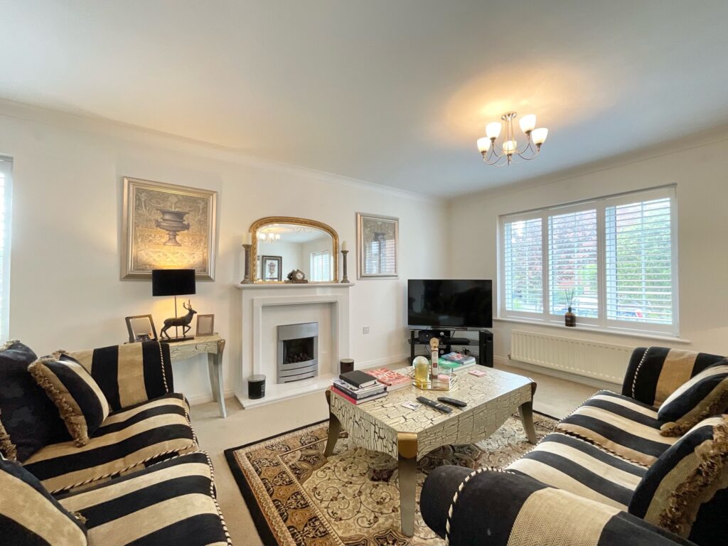 Chesterton Way, Weston, CW2
