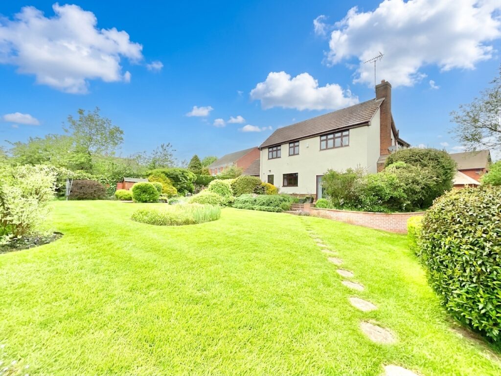 Willowbrook, Derrington, ST18