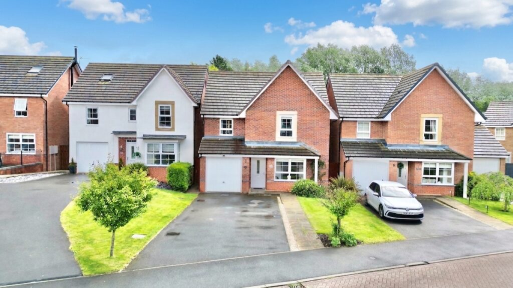 Dorney Close, Yarnfield, ST15