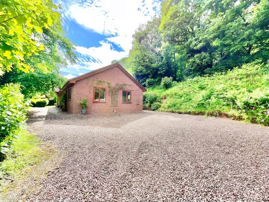 Meaford, Stone, ST15