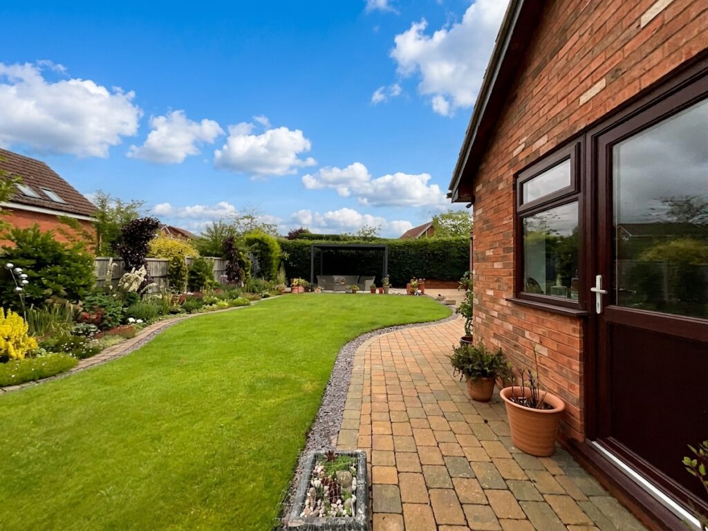 Uttoxeter Road, Stone, ST15