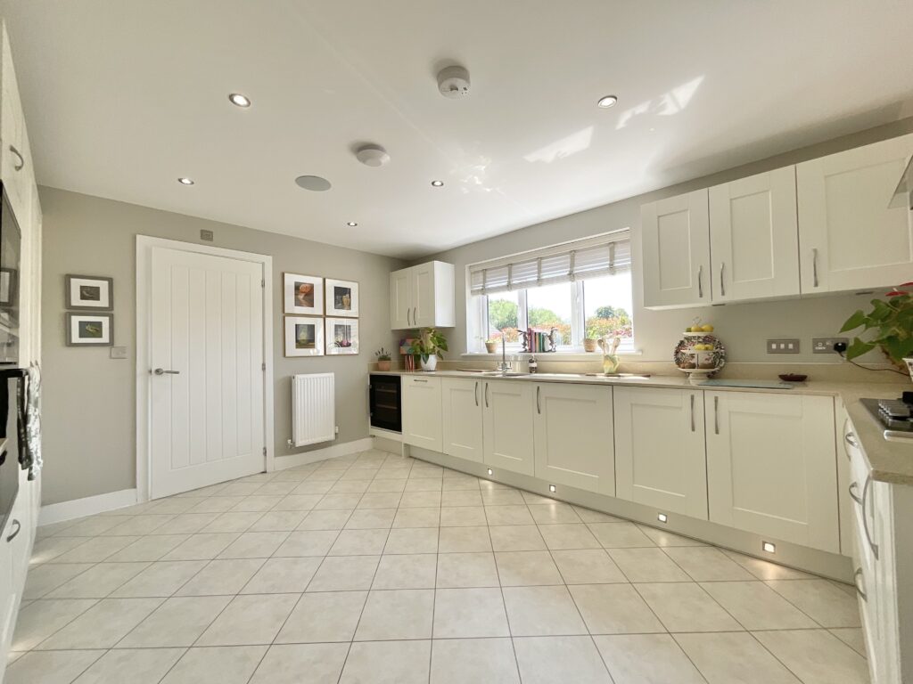 35 East Avenue, Weston, CW2 5LZ