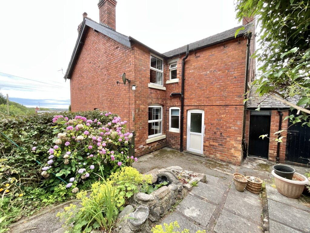 Foxt Road, Foxt, ST10