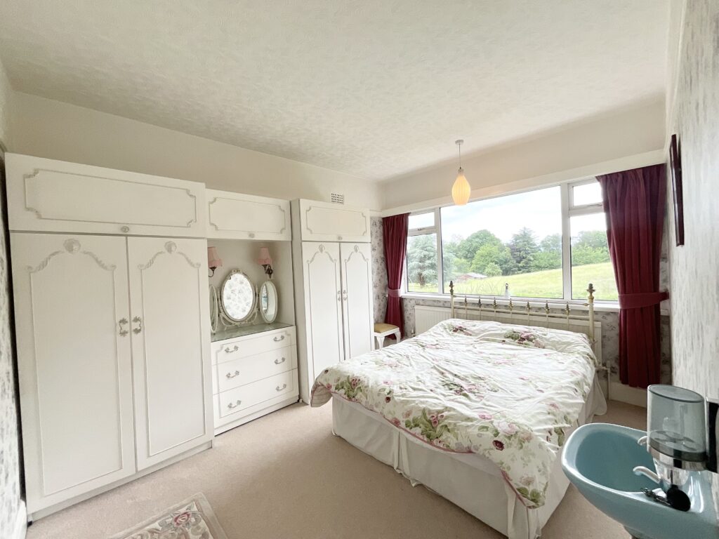 Winghouse Lane, Tittensor, ST12