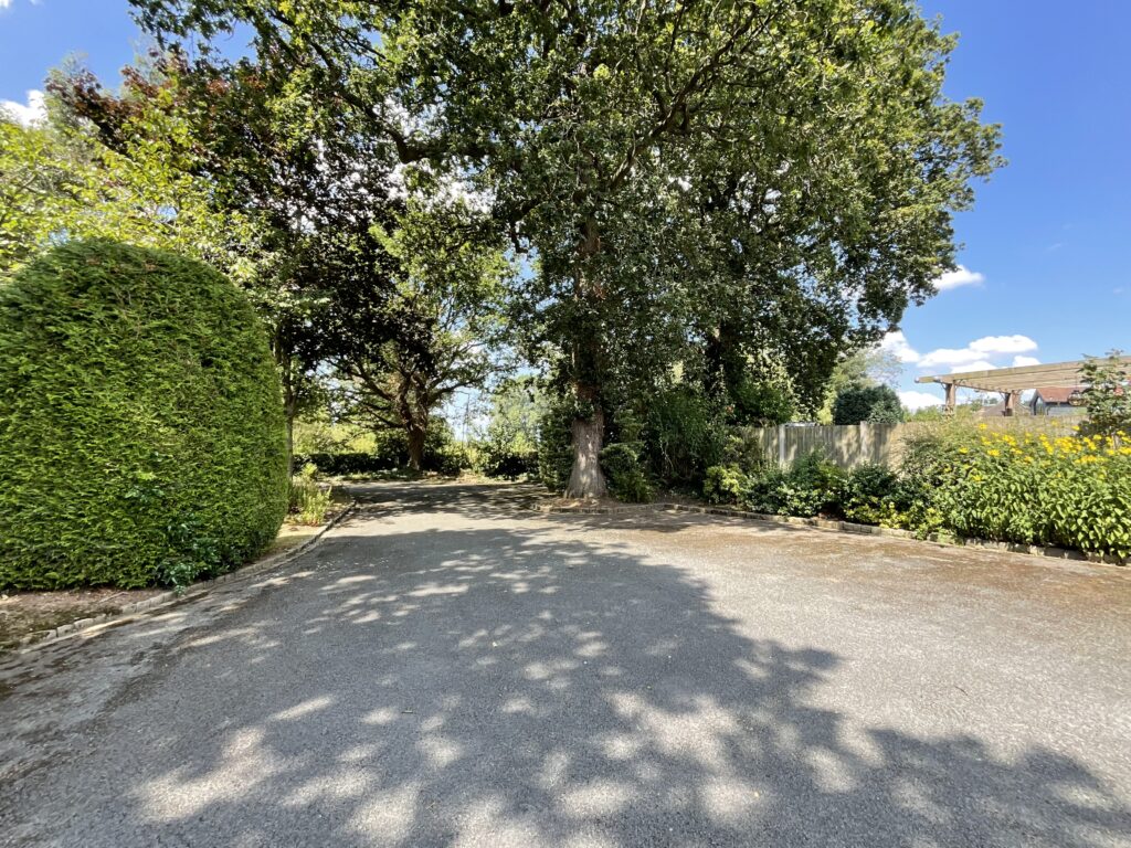 Station Road, Barlaston, ST12