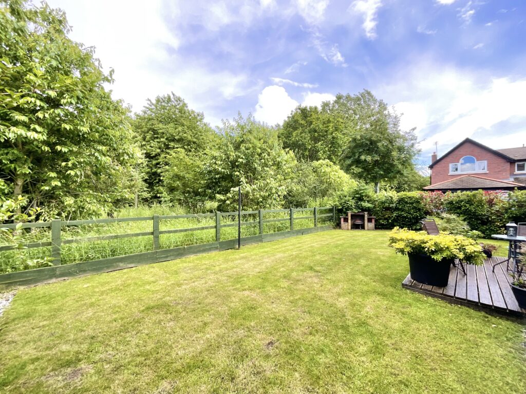 Westgate Park, Hough, CW2