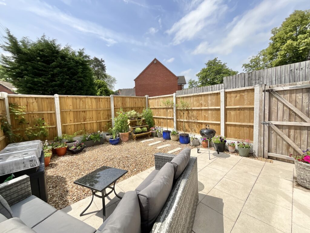 Stone Road, Uttoxeter, ST14