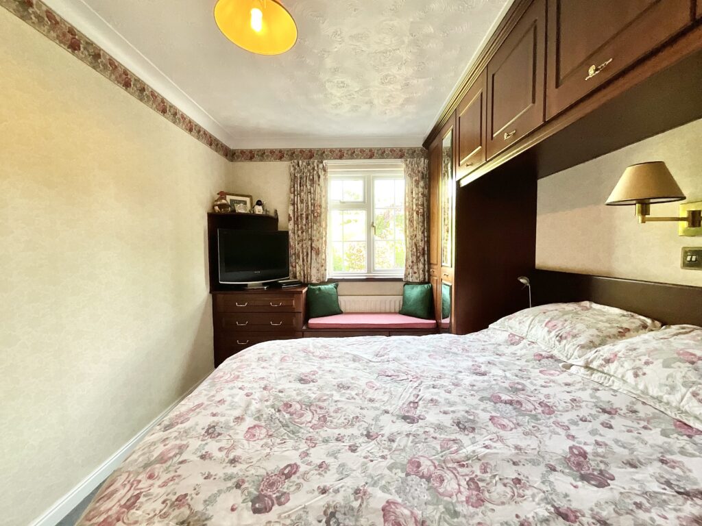 Giles Close, Cheadle, ST10