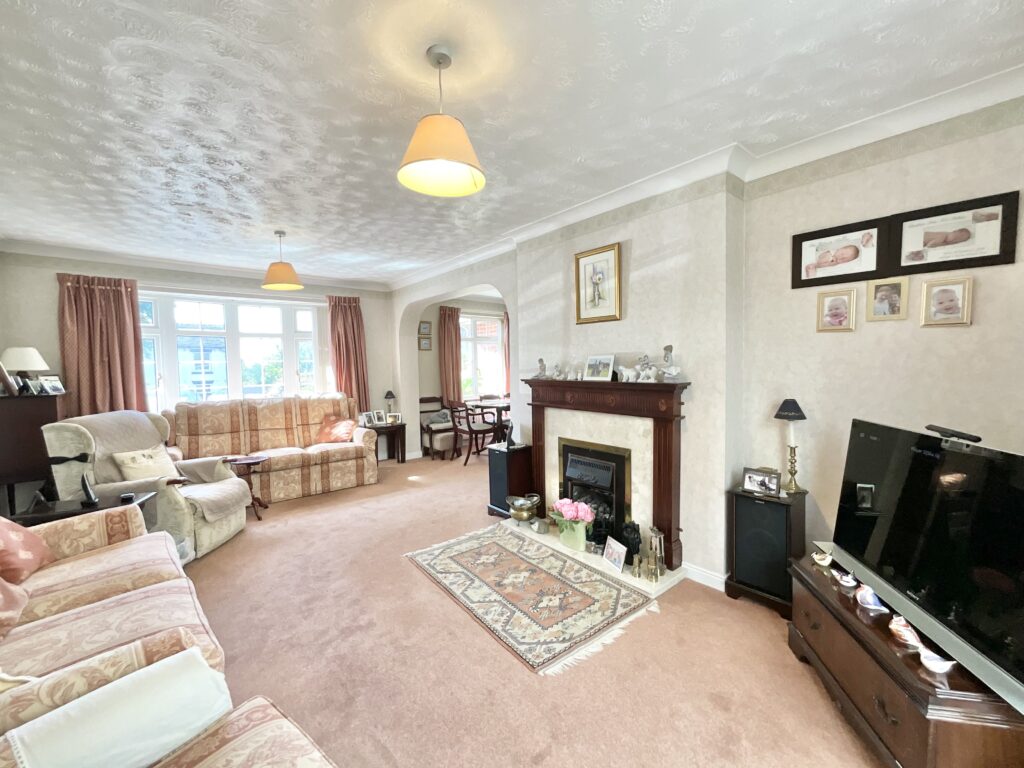 Giles Close, Cheadle, ST10
