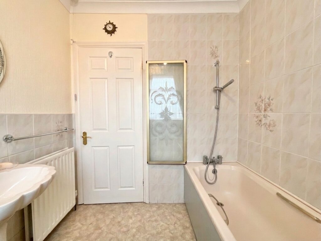 Uttoxeter Road, Draycott, ST11
