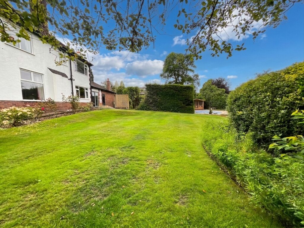 Winghouse Lane, Tittensor, ST12