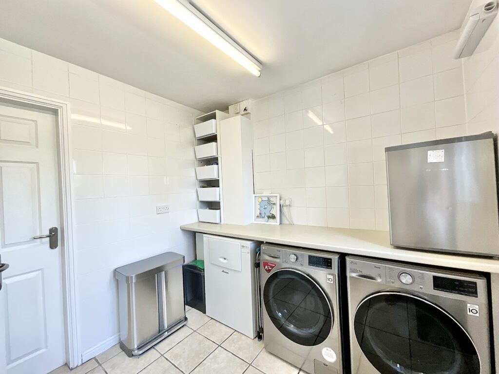 Sandy Hill, Werrington, ST9