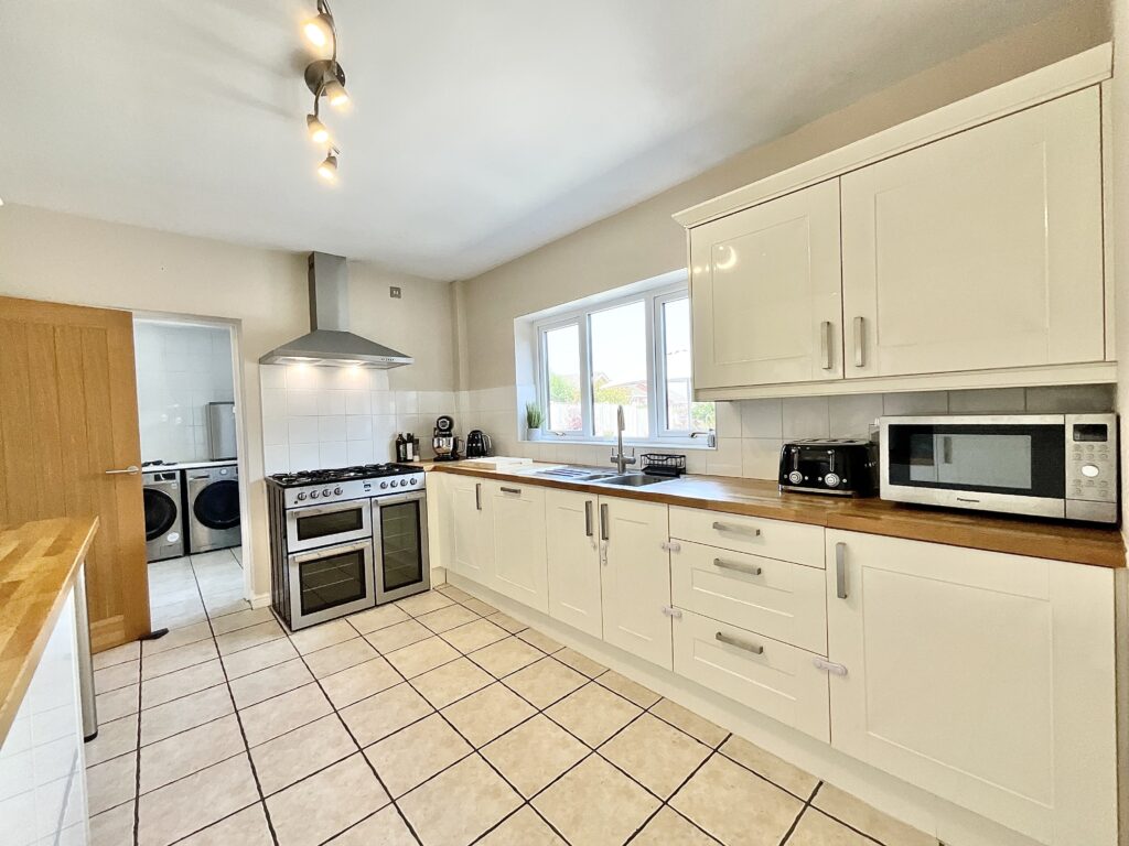 Sandy Hill, Werrington, ST9