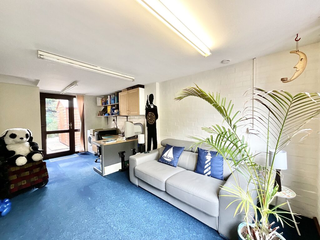Fenpark Road, Stoke-On-Trent, ST4
