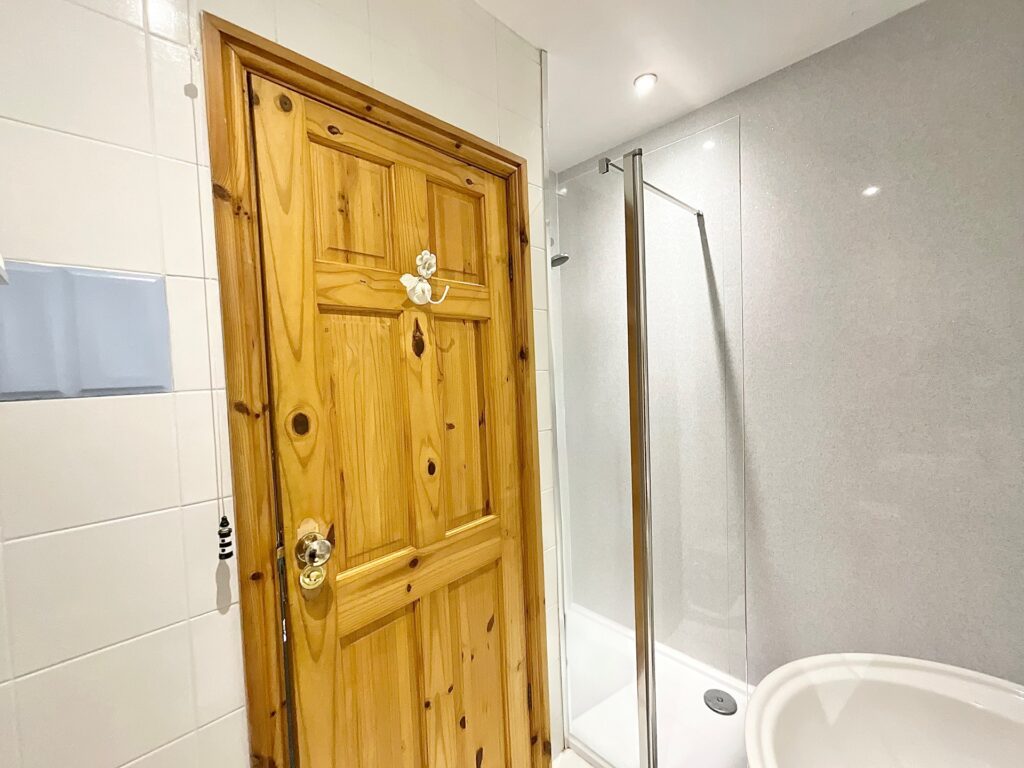 Sarver Lane, Dilhorne, ST10