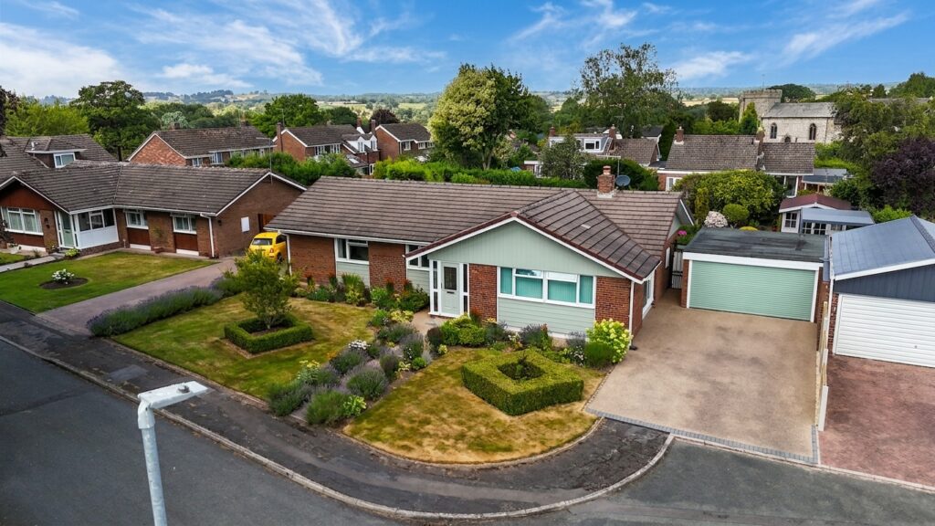 St. Johns Close, Stowe-By-Chartley, ST18