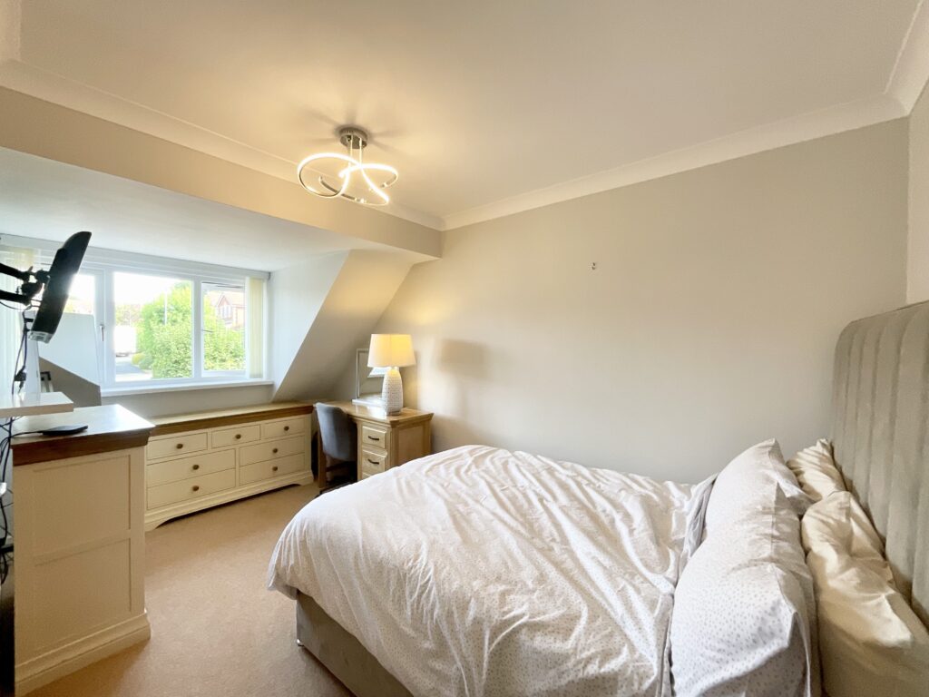 Saddler Avenue, Stone, ST15