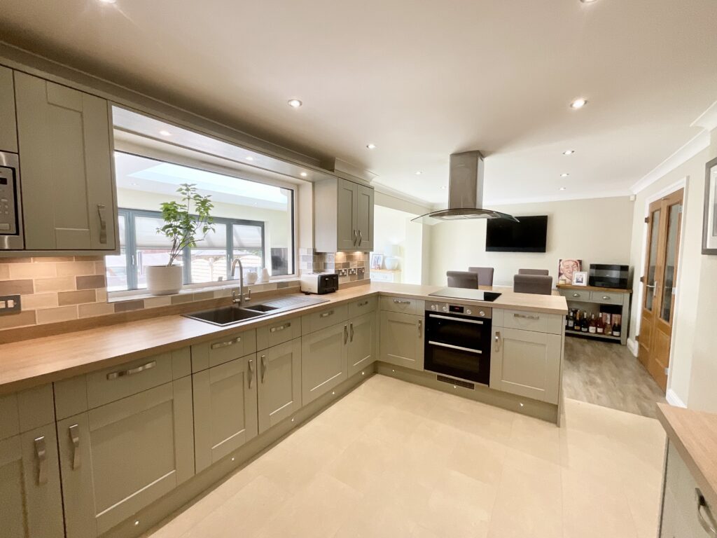 Saddler Avenue, Stone, ST15