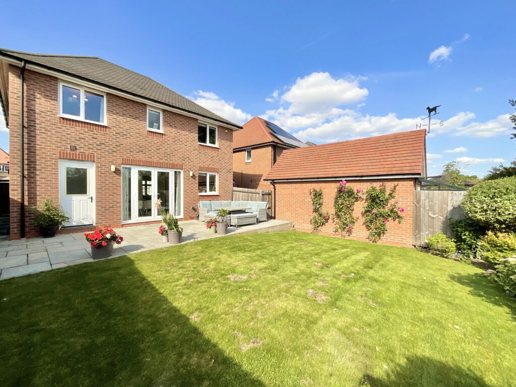 Camp Hill Drive, Henhull, CW5
