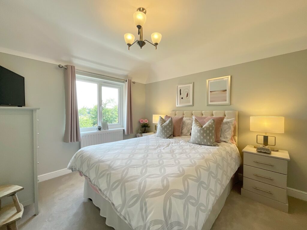 Camp Hill Drive, Henhull, CW5