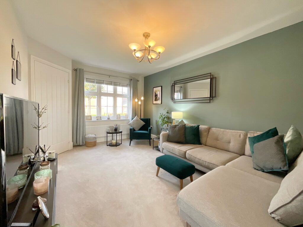 Camp Hill Drive, Henhull, CW5