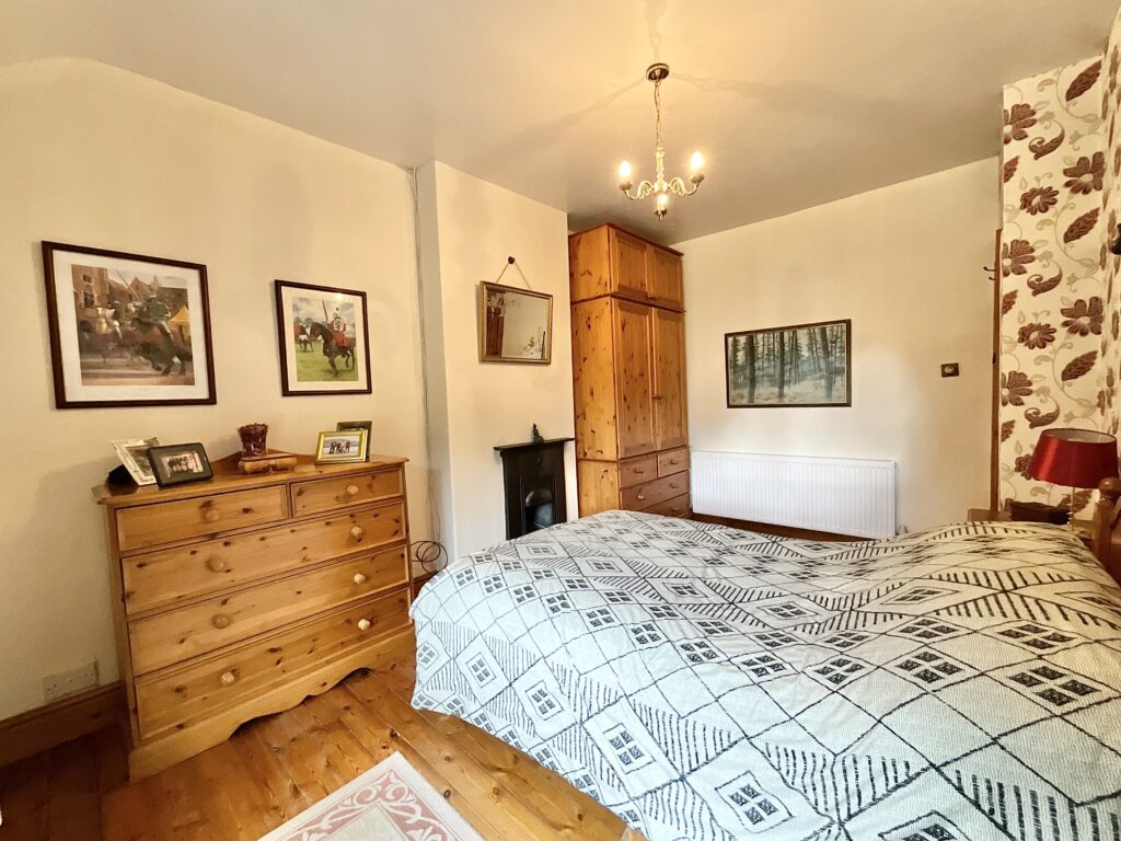 Whiston, Black Lane, ST10