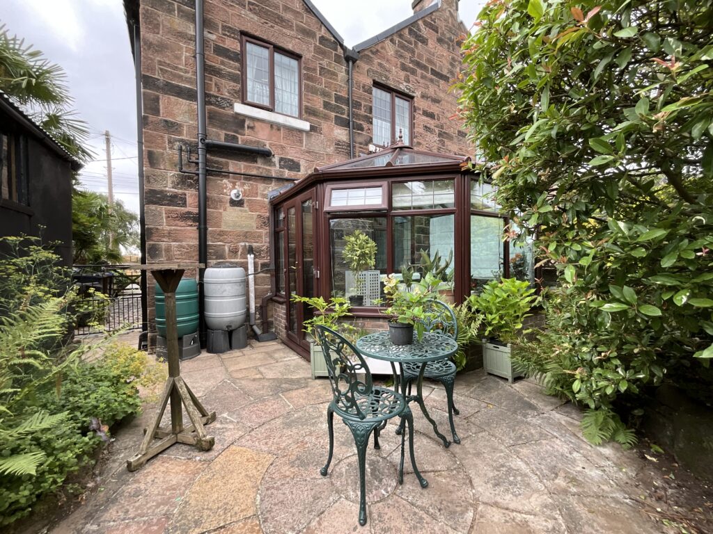 Whiston, Black Lane, ST10