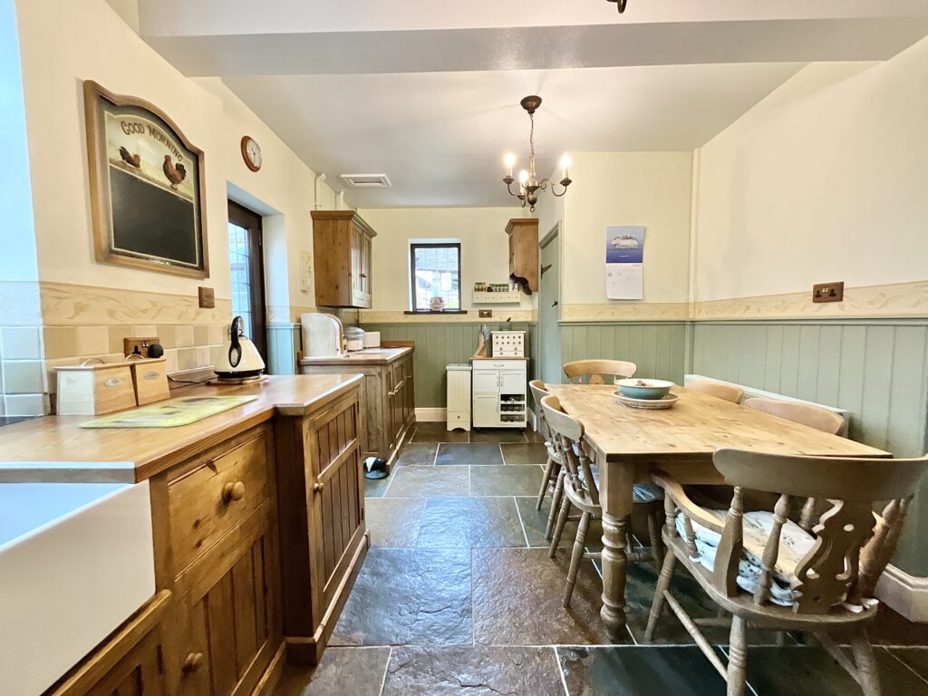 Whiston, Black Lane, ST10