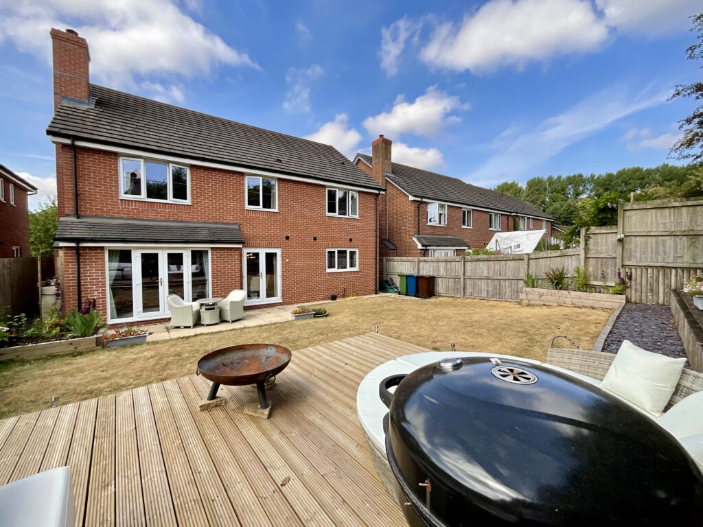 Meadowside, Stone, ST15